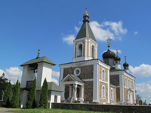 Свята-Пакроўская царква з брамай-званіцай