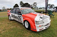 Der Holden VK Commodore von Larry Perkins