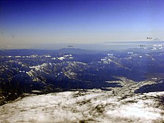 越後三山。越後駒ヶ岳（左）・中ノ岳（中央）・八海山（右）