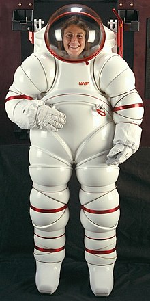 NASA's experimental AX-5 hard-shell space suit (1988) AX-5-spacesuit.jpg