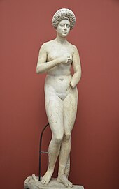 A Roman woman with a Flavian-era hairstyle portrayed as Venus pudica, 98-117 CE A Roman lady as Venus, from Frattochia near Rome, c. AD 98-117, Ny Carlsberg Glyptotek, Copenhagen (12949076755).jpg