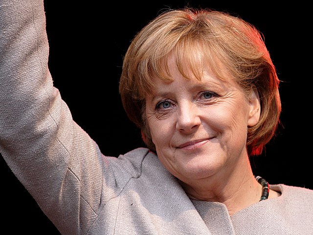 Ангела Меркел, немачка политичарка, председница Хришћанско-демократске уније између 2000. и 2018. и канцеларка Савезне Републике Немачке од 2005. године, прва жена на тој функцији. Многи је сматрају једном од најмоћнијих жена на свету и дефакто лидером Европске Уније