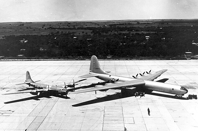 638px-B-29_and_B-36.jpg