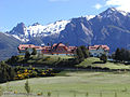 El Hotel Llao Llao en San Carlos de Bariloche. La ciudad es el mayor destino turístico de toda la Patagonia.