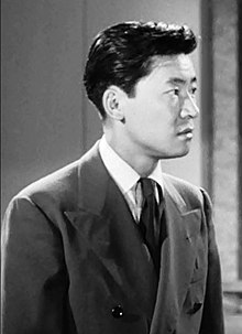 Опасные деньги (1946) - Виктор Сен Юнг (обрезано) .jpg