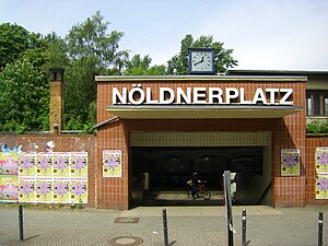 Eingang Bahnhof Noeldnerplatz.JPG