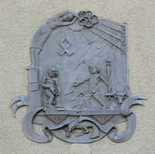 Othala-Rune auf Gipsrelief von 1935 auf einem Haus in Gornhofen