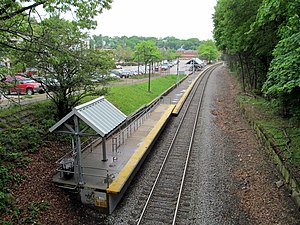 Highland station from Park Street bridge, May 2012.JPG