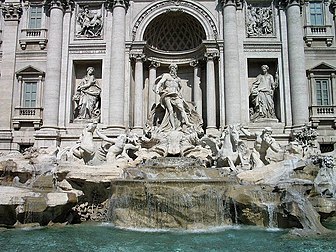 La monumentale fontaine de Trevi du XVIIIe siècle, adossée au palazzo Poli à Rome (Italie). (définition réelle 800 × 600*)