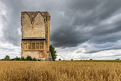 53. Platz: Matthias Süßen mit Mauer des Klosters Anhausen in Satteldorf im Landkreis Schwäbisch Hall