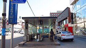Image illustrative de l’article Apgujeongrodeo (métro de Séoul)