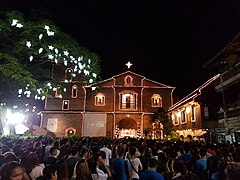 Церковь Лас Пинас во время Симбанг Габи.jpg