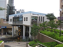 舞子公園駅北口