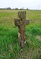 Une croix de chemin latine en grès de Roussard.