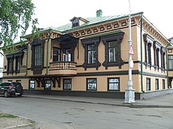 http://upload.wikimedia.org/wikipedia/commons/thumb/f/fd/Popova_1_house.jpg/250px-Popova_1_house.jpg