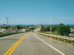 La route 299 descend vers le fleuve Saint-Laurent depuis les monts Chic-Chocs.