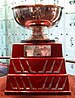 Уильям М.Дженнингс Трофи (Зал хоккейной славы, Торонто) .jpg