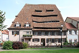 鹽倉堡（法語：Maison du sel (Wissembourg)）