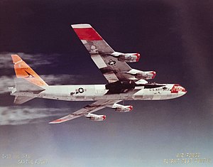 B-52 pred spustitvijo X-15