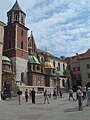 Katedral Wawel dengan Menara Bel Perak