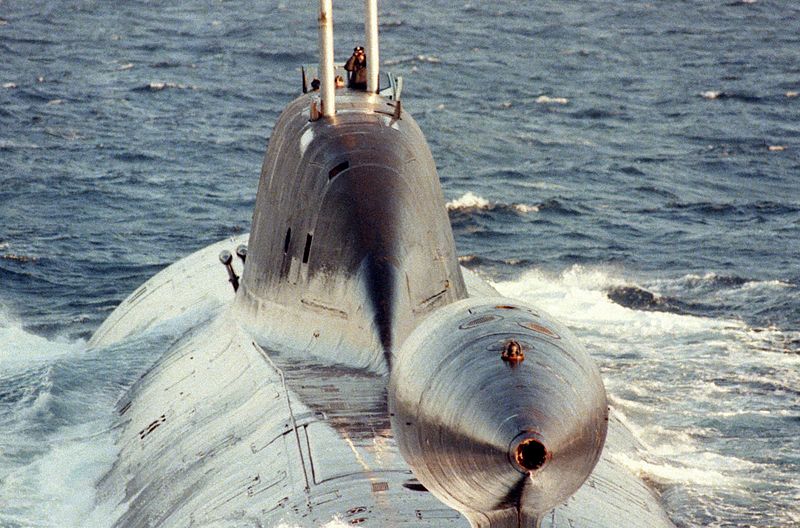 http://upload.wikimedia.org/wikipedia/commons/thumb/f/fe/Akula_class_submarine_stern_view.jpg/800px-Akula_class_submarine_stern_view.jpg