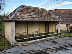 Lavoir-abreuvoir rue des Tilleuls.