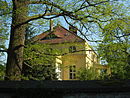 Hofgärtnerhaus „Villa Eulenburg“ mit Einfriedung (Am Grünen Gitter 10)