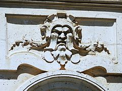 Mascaron de sa façade.