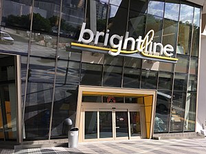 Станция Brightline в центре Майами (27431282607) .jpg