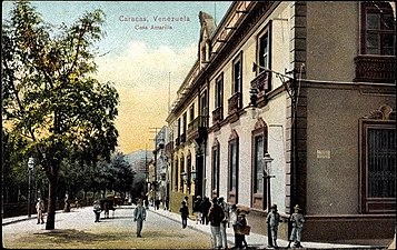 Postcard from 1904, with a side view of the Yellow House