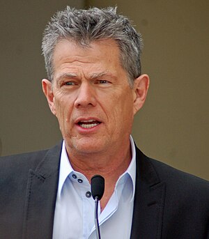 English: David Foster speaking at a ceremony f...