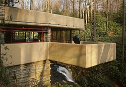 流水别墅的悬挑阳台，弗兰克·劳埃德·赖特设计