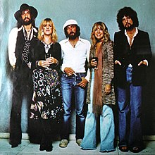 Fleetwood Mac в 1977 году. Слева направо: Мик Флитвуд, Кристин Макви, Джон Макви, Стиви Никс и Линдси Бэкингем.