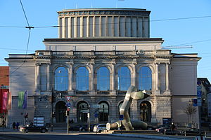 Das Stadttheater am Kennedyplatz