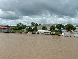 Cidade de Iranduba vista do Rio Solimões.