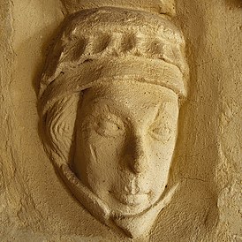 Часть консоли в Крайстчерчском монастыре[англ.] в Досете, на которой, возможно, изображена Изабелла