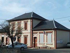 The town hall in Lacapelle-Ségalar