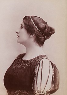 Marie-Aimée Roger-Miclos by Léopold-Émile Reutlinger in 1902