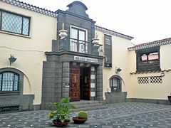 Entrada del museo Nestor