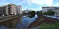 汐入川と油山川（金門橋人道橋の上流側、左：弥生、右：室見）