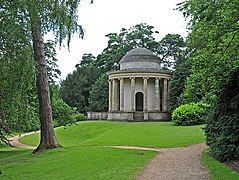 Templo de la Virtud Antigua, en Buckinghamshire, de William Kent (1737)