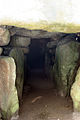 Betekintés a West Kennet Long Barrow belsejébe