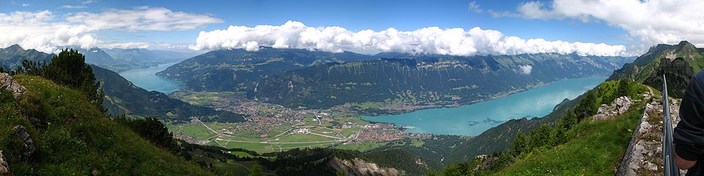 Interlaken a jezera pohledem ze Schynige Platte