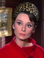 Audrey Hepburn met pillbox van luipaardvel, 1963