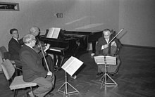 A Classical piano trio is a group that plays chamber music, including sonatas. The term "piano trio" also refers to works composed for such a group. Bundesarchiv B 145 Bild-F008930-0019, Beethovenhalle Bonn, Kammerkonzert Kolner Trio.jpg