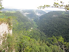 Le cirque de Consolation vu depuis le belvédère de la roche du Prêtre.