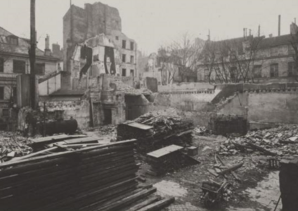 Déblaiement de l’ancien cimetière en 1912 pour l’ouverture de la rue Neuve-Saint-Pierre