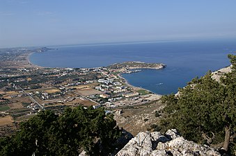 La spiaggia di Kolimbia vista dal monastero Tsambika