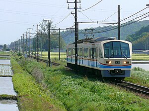 近江鉄道本線を走る700系 （2007年5月13日 河辺の森 - 八日市間）