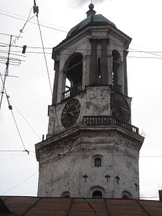Viipurin vanhan tuomiokirkon kellotorni säilyi viime sodista, toisin kuin itse kirkko.